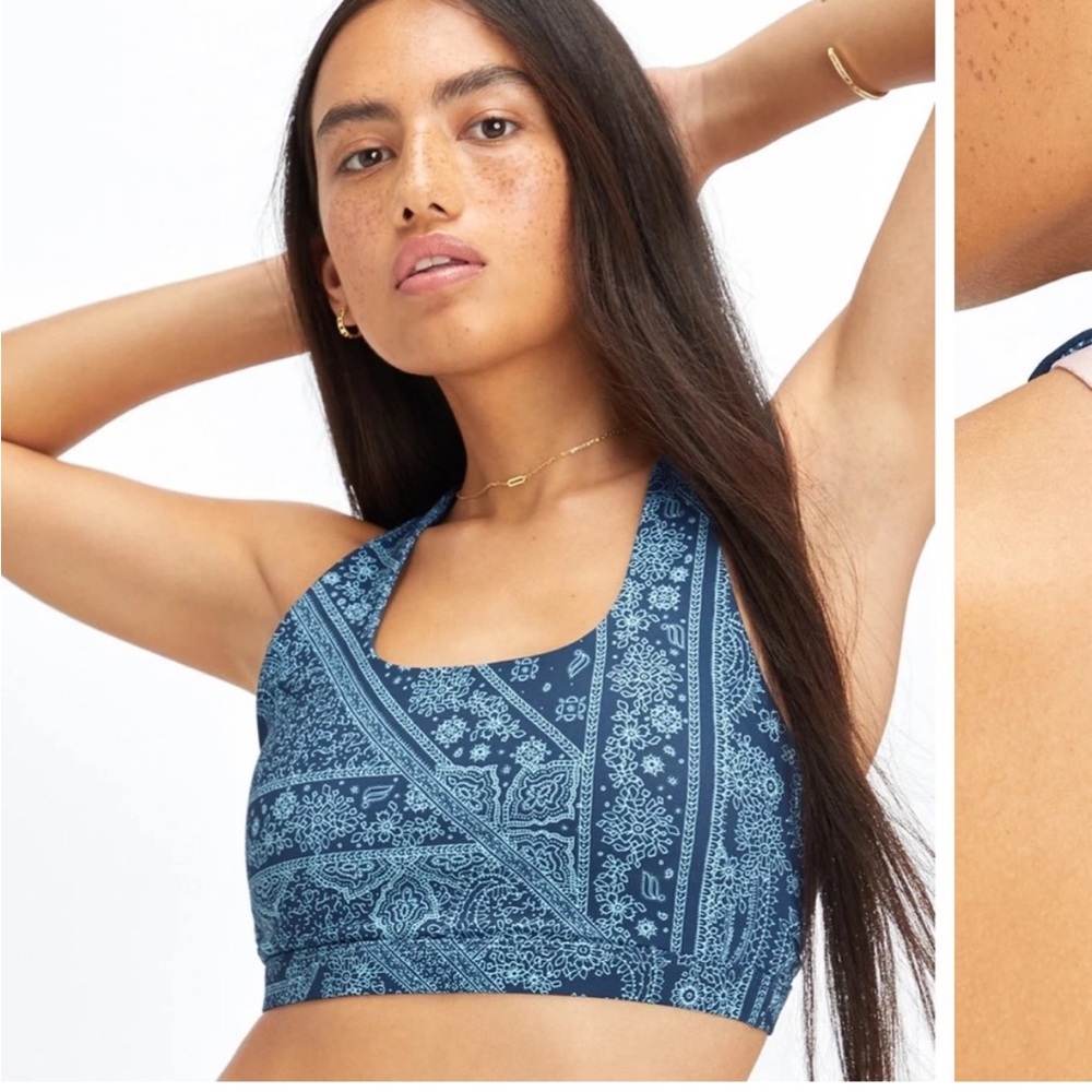 Fabletics Set Boost Medium Impact Sports Bra & PowerHold HighWaisted 7/8 Legging